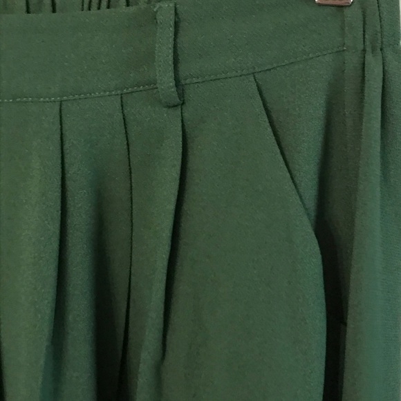 Emerald green flowy skirt - Picture 2 of 4